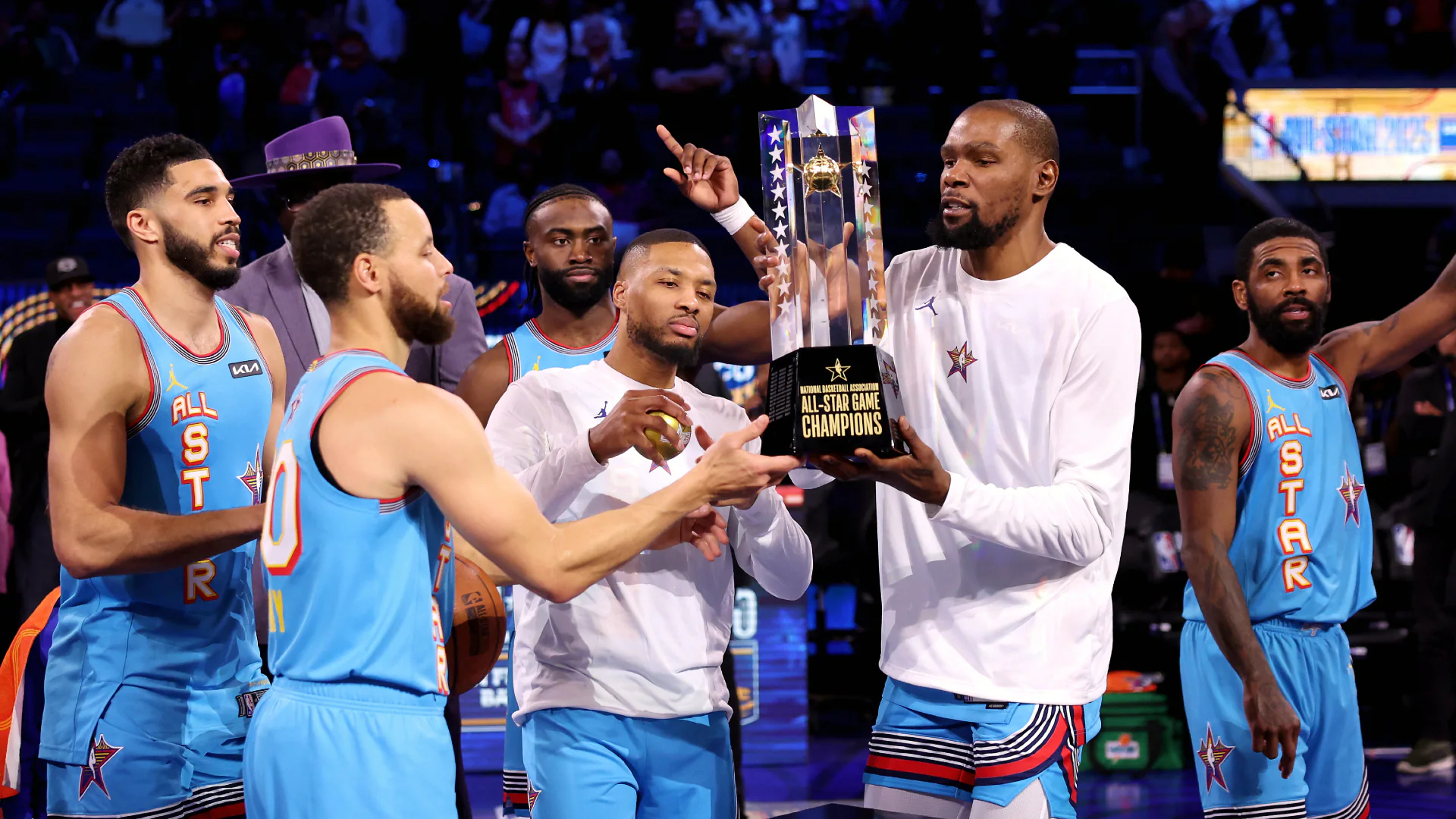 NBA球星锡安·威廉姆森瘦身新造型引发热议